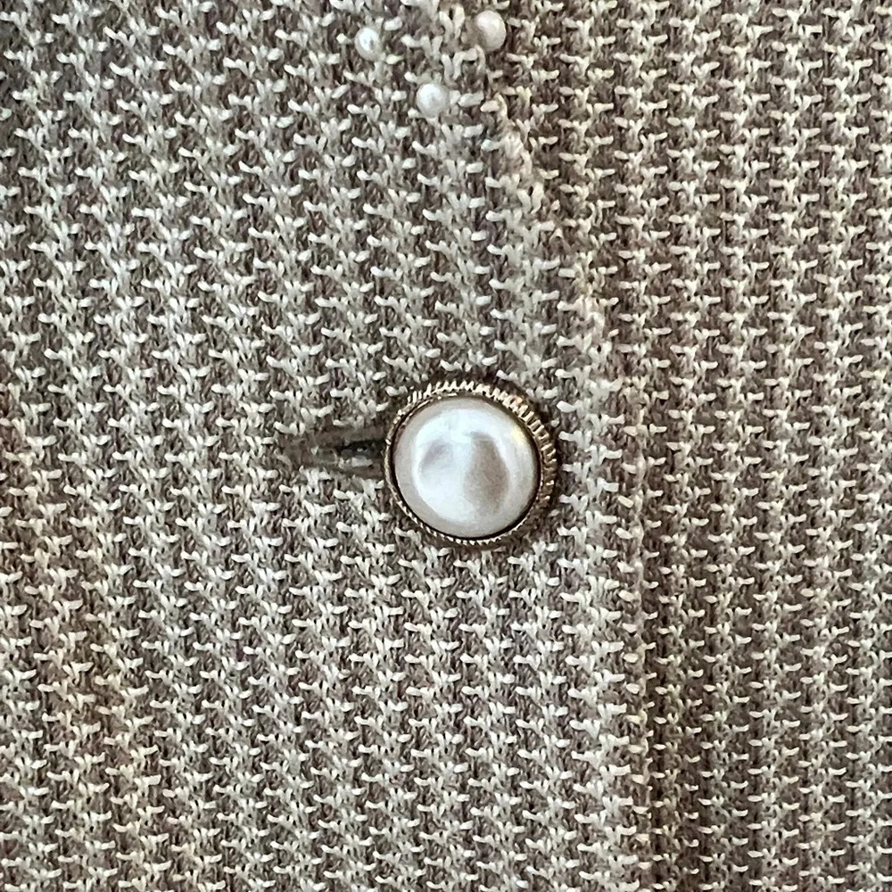 St. John Cream and Beige Tweed Skirt Set with Brooch - Picture 4 of 10